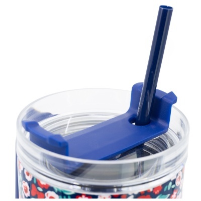 Copo transparente com tampa azul escura e canudo, com padrão floral colorido