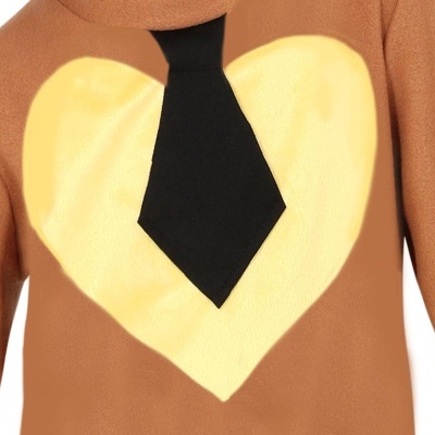 Roupa castanha com estampa amarela em forma de coração e gravata preta no centro