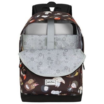 Mochila Harry Potter com padrão de personagens e interior cinzento com símbolos mágicos