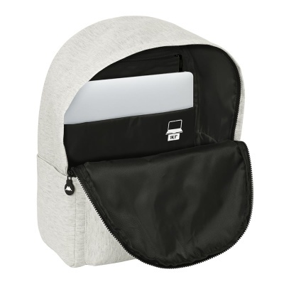 Mochila cinzenta clara aberta mostrando interior preto com compartimento para portátil