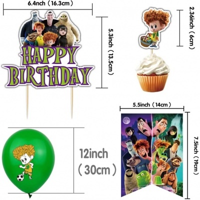 Decoração de festa com temas de desenhos animados incluindo topper de bolo, figura, balão verde e faixa decorativa colorida