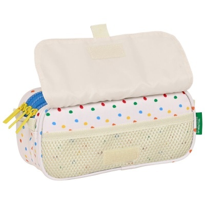 Bolsa branca com bolinhas coloridas e bolso em rede bege