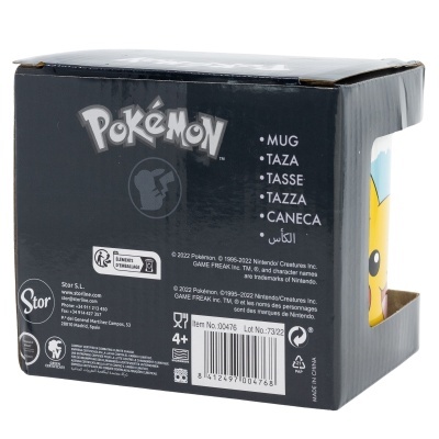 Caixa preta de caneca Pokémon com texto branco e código de barras