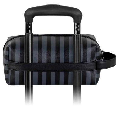 Necessaire Wednesday