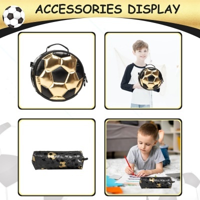 Mochila redonda e estojo cilíndrico com padrão de bola de futebol dourada e preta em exposição