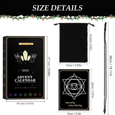 Conjunto de calendário do advento com capa preta, saco de tecido, cartão geométrico preto e colar de corda preta com contas