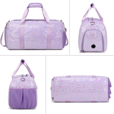 Mala de desporto lilás com padrão brilhante de corações coloridos