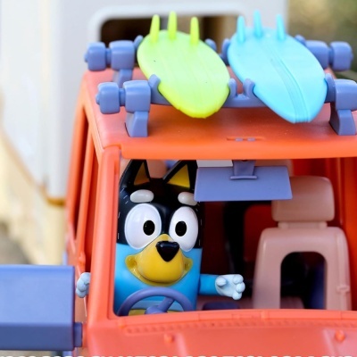 Bluey Set Veículo Family Cruiser e Caravana