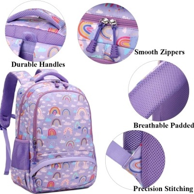 Mochila infantil lilás com padrão de arco-íris, alças acolchoadas e corrediças duplas.