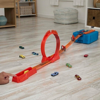 Pista Acrobacias em Chamas Hot Wheels