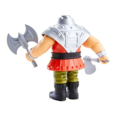 Brinquedo de guerreiro medieval com machados em fundo branco