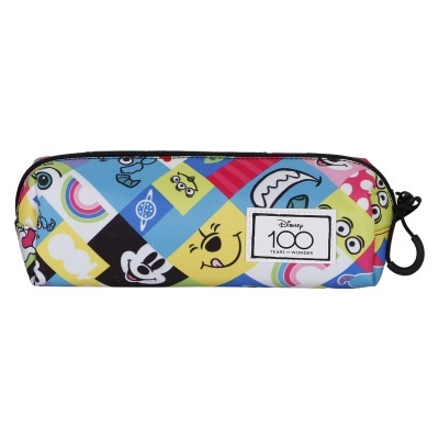 Estojo colorido com padrão Disney e selo 'Disney 100 YEARS OF WONDER'