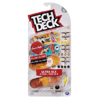 Conjunto Tech Deck Ultra DLX 4-Pack com quatro mini skates e acessórios