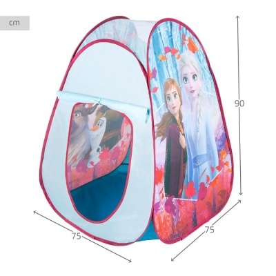 Tenda infantil azul claro com personagens de desenho animado e janela com cortina