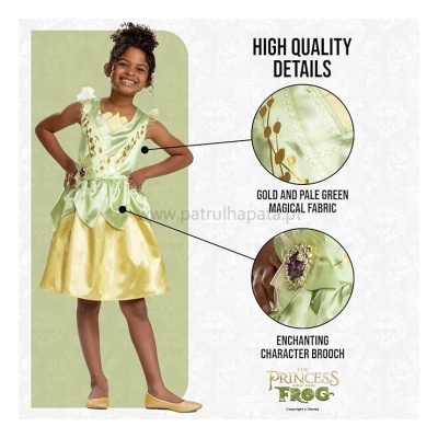 Vestido infantil verde pálido e dourado com broche e detalhes mágicos