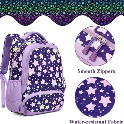 Mochila infantil em padrão de estrelas com fechos lisos e tecido resistente à água