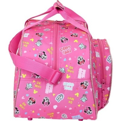 Mala infantil rosa com estampado colorido de personagens Disney e palavras em inglês.