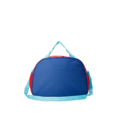 Mala desportiva azul e vermelha com alças azuis em fundo branco