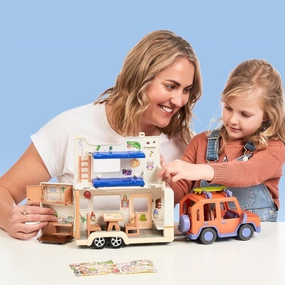 Bluey Set Veículo Family Cruiser e Caravana