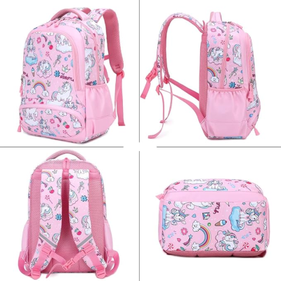 Mochila infantil rosa com padrão de unicórnios e arco-íris