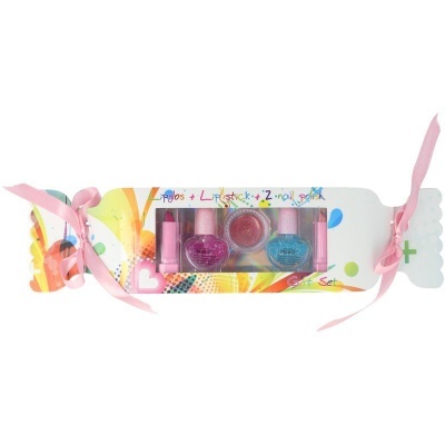 Set gloss de lábios e esmalte de unhas