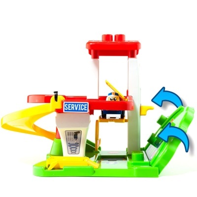 Brinquedo posto de serviço colorido com rampa e texto SERVIÇO