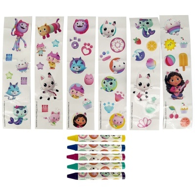 Folhas de autocolantes com personagens e marcadores coloridos em fundo branco