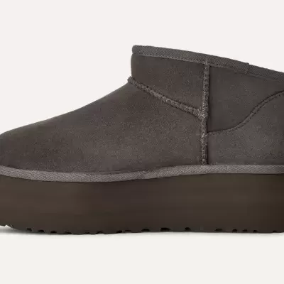 Bota Classic Ultra Mini Plataforma