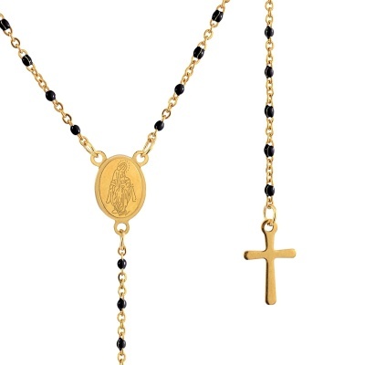 Colar estilo terço dourado com contas pretas, medalhão gravado e cruz pendurada
