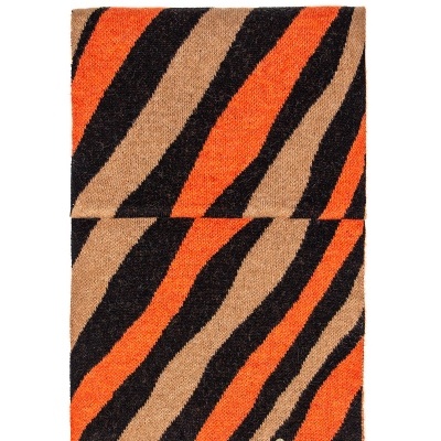 Lenço com padrão de riscas castanho, laranja e preto