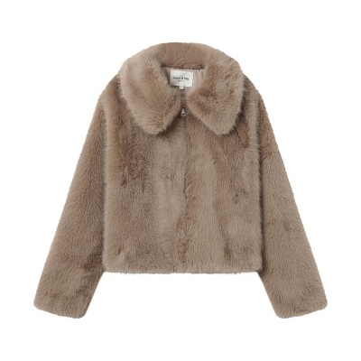 Casaco curto de pelo sintético castanho claro com gola grande