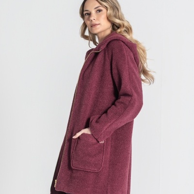 Casaco feminino vinho com capuz e bolsinhos
