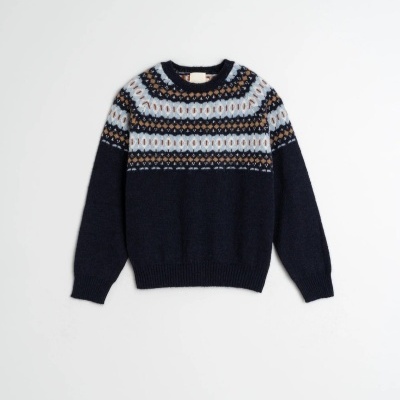 Camisola de malha azul escura com padrão colorido Fair Isle na parte superior.