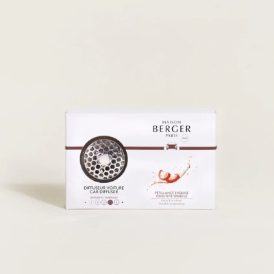 Caixa branca de difusor para carro Maison Berger Paris com design minimalista