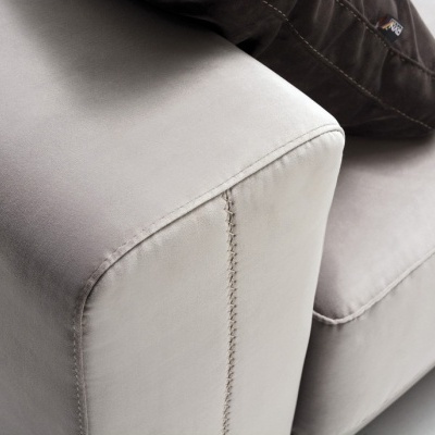 https://www.pecascomalma.pt/product/sofa-urban