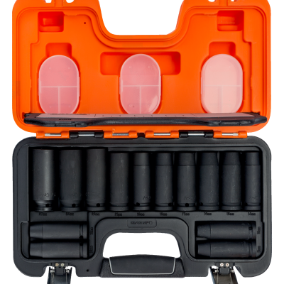 Estojo aberto com conjunto de chaves de soquete pretas e tampa laranja