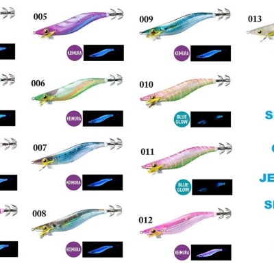 Duas linhas de iscas artificiais coloridas para pesca com três ganchos cada e texto indicativo da marca e modelo