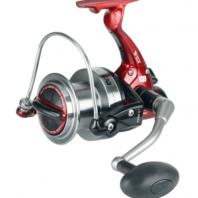 Carreto de pesca metálico prateado e vermelho com manivela cinzenta e preta