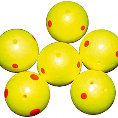 Seis bolas amarelas com pontos vermelhos e pequenos furos