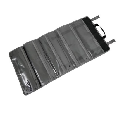 Organizador cinzento com bolsos transparentes e alças