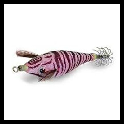 Isca de pesca em forma de camarão rosa com listras pretas e anzóis metálicos