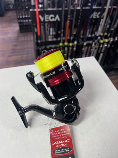 Shimano sienna 4000 fg com mono 0,33