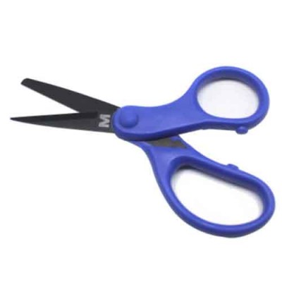 Tesoura pequena com punhos azuis e lâminas pretas