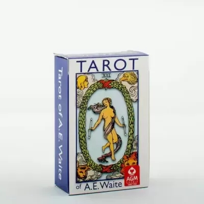 Caixa de baralho de cartas de Tarot branca e azul com imagem central e texto TAROT of A.E. Waite
