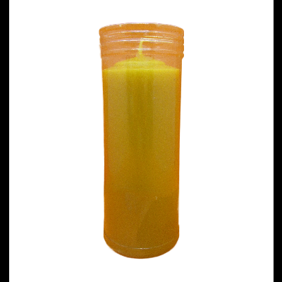 Vela amarela em copo de vidro transparente com textura ondulada