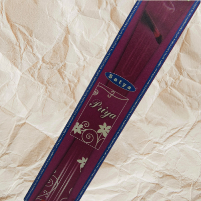 Caixa de incensos Satya Priga em embalagem roxa com texto branco