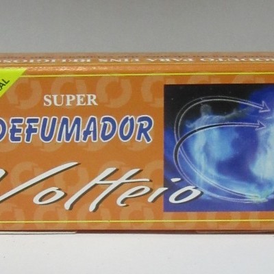 Embalagem laranja de defumador Super Volteio com selo verde e imagem de fumaça azul e branca.