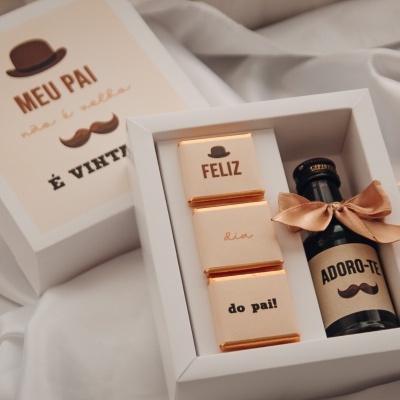 Caixa "meu pai não é velho"..