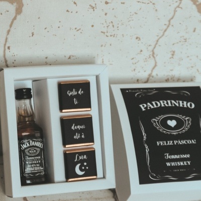 Caixa whiskey padrinho páscoa