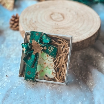 Caixa com vela arvore